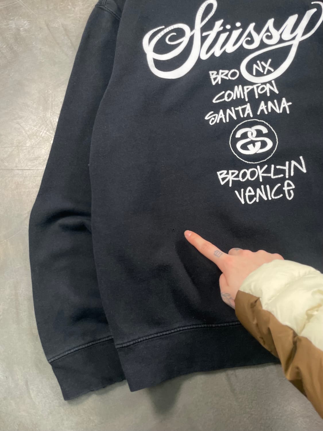 스투시 월드투어 스웻셔츠 상품이미지5