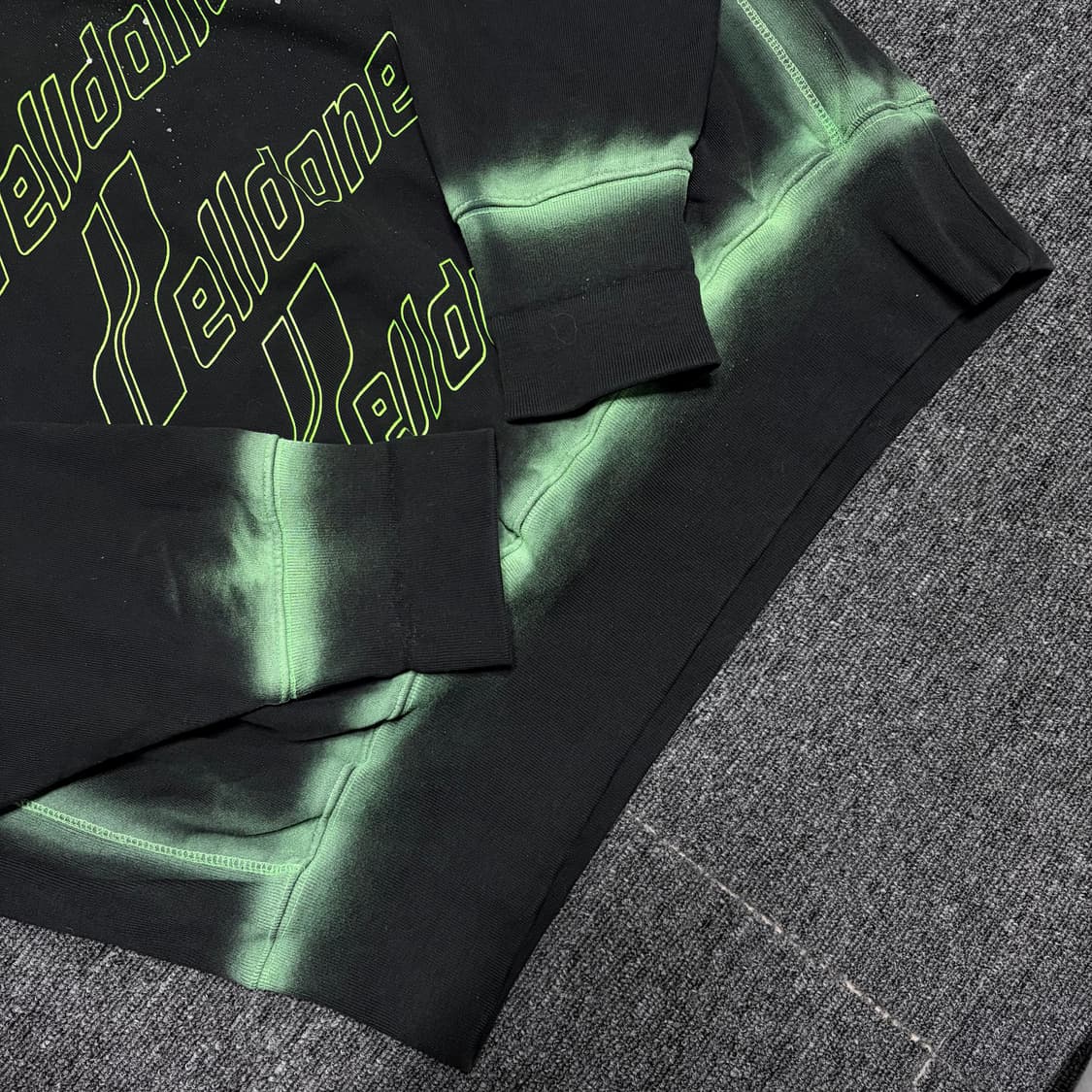 웰던 스프레이 로고 맨투맨 상품이미지2