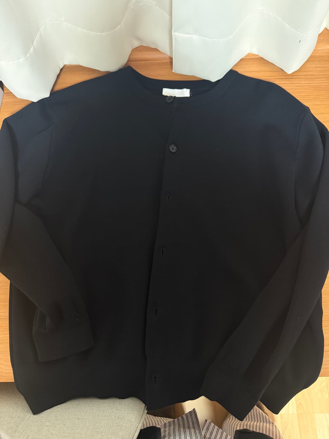 아모멘토 mens curved 가디건 상품이미지4