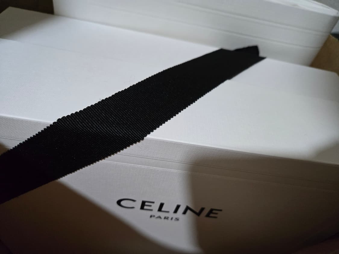 셀린느 틴니노백 서플 그레인 카프스킨 블랙  상품이미지2