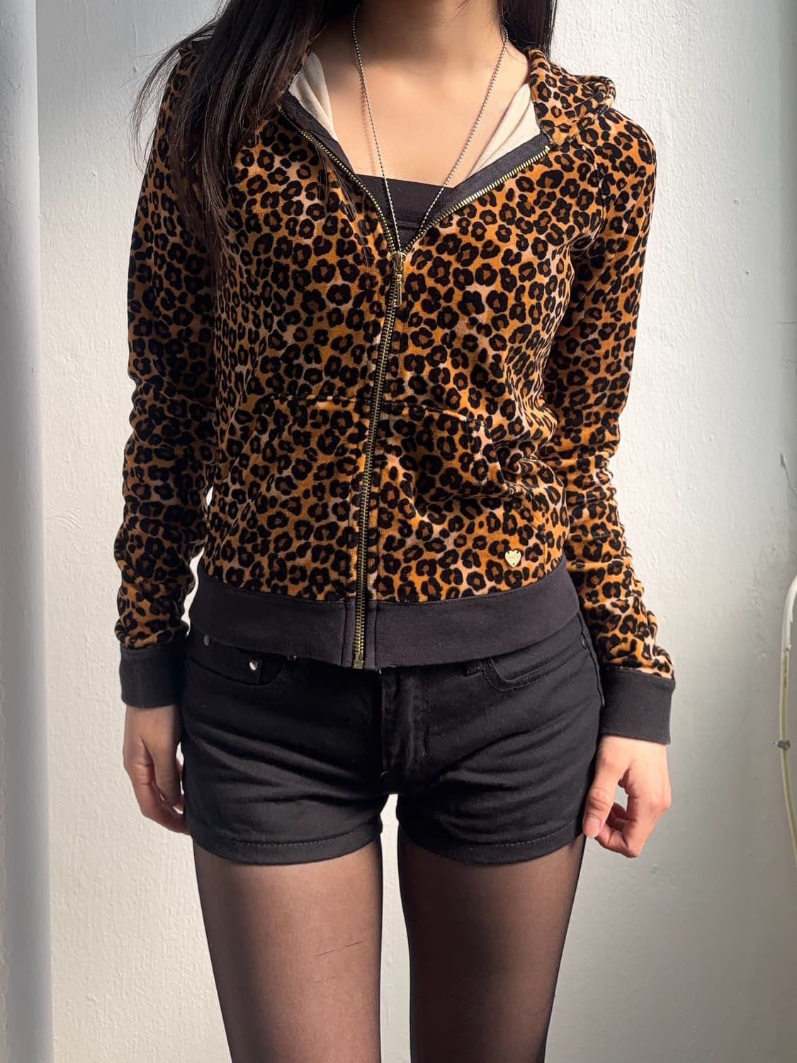 Juicy Couture Leopard Velvet Hood Zip-Up 상품이미지1
