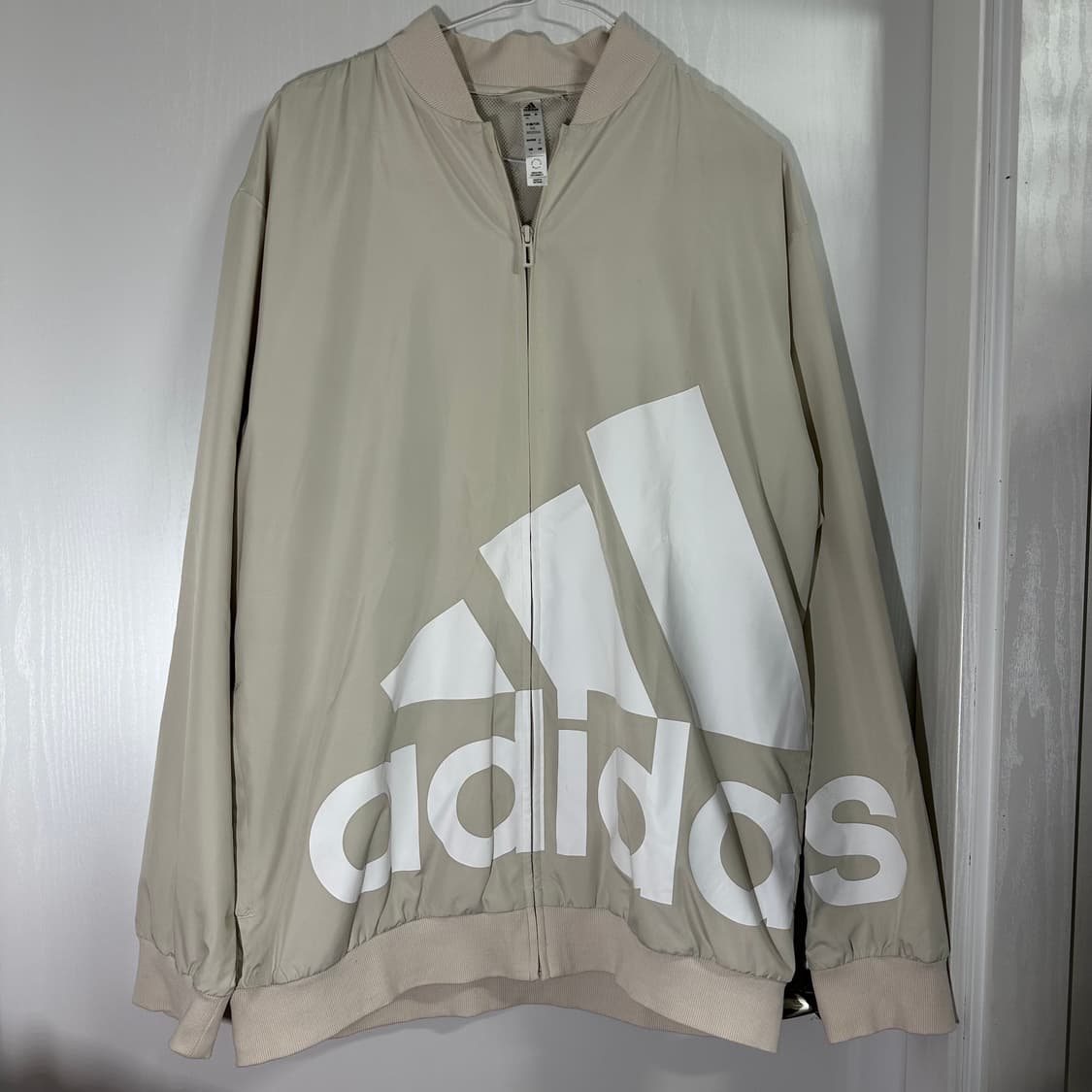 아디다스 오리지널 빅로고 베이지 바람막이 상품이미지1
