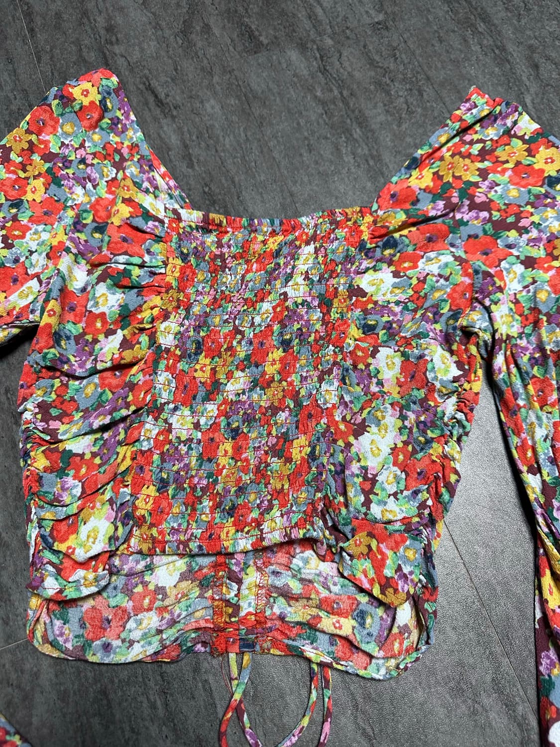 H&M 플라워 셔링 크롭 블라우스 XS 상품이미지7