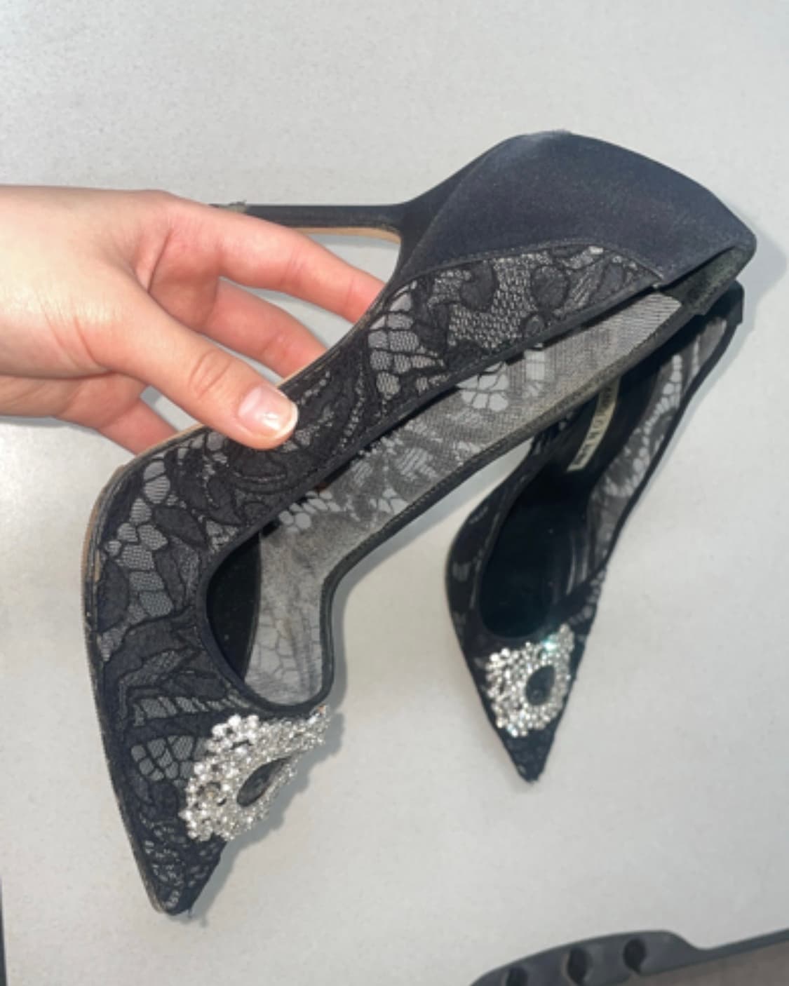 Manolo Blahnik black lace jewel pump 상품이미지2