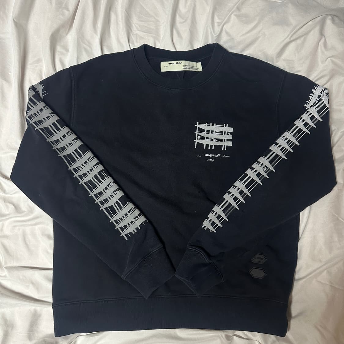 [L] 오프화이트 스카치 맨투맨 상품이미지4