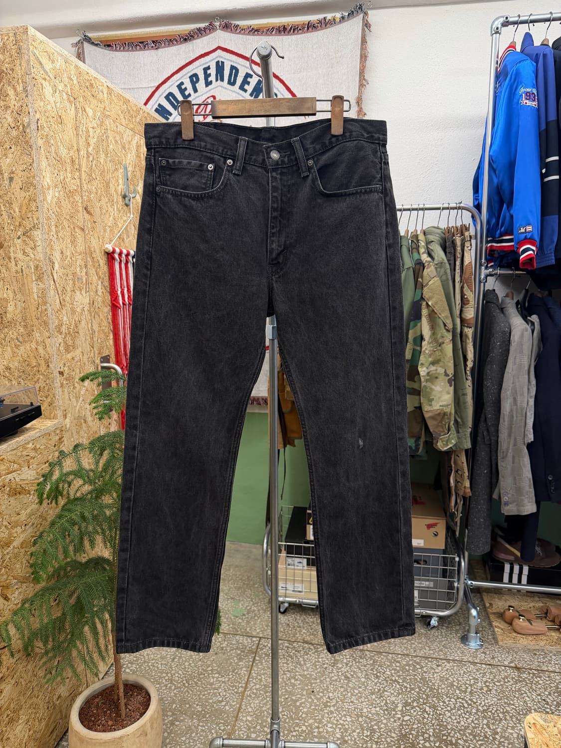 리바이스 505 블랙 데님 팬츠 상품이미지1