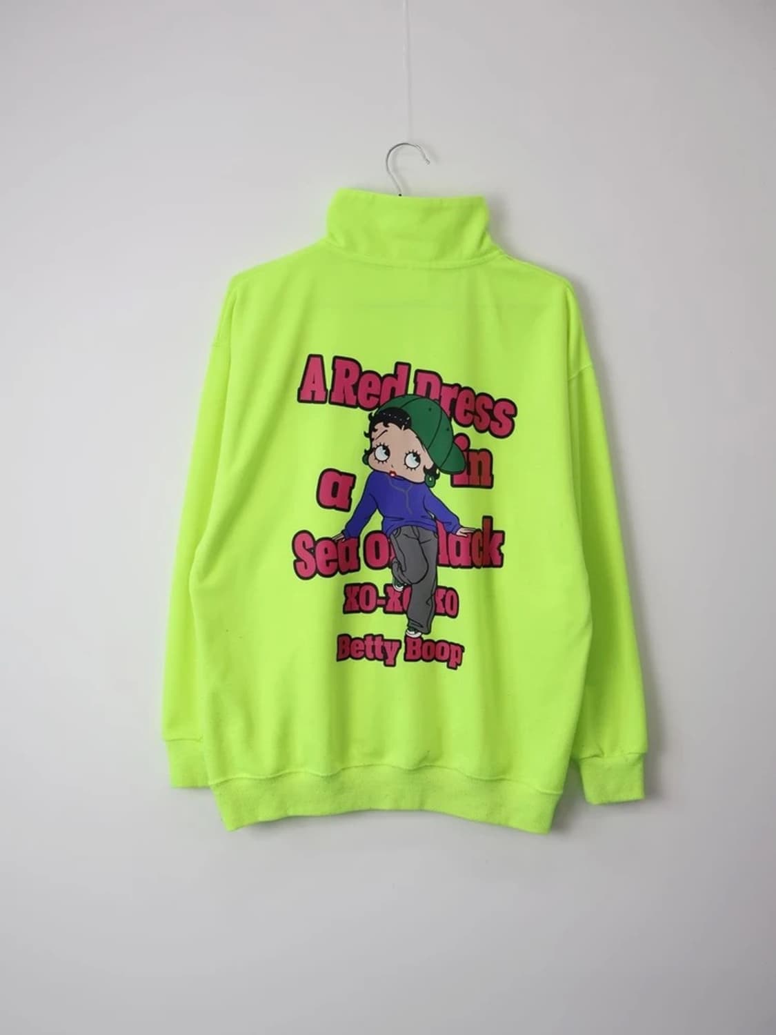 Betty Boop Neon Half Zip Sweatshirt 상품이미지5