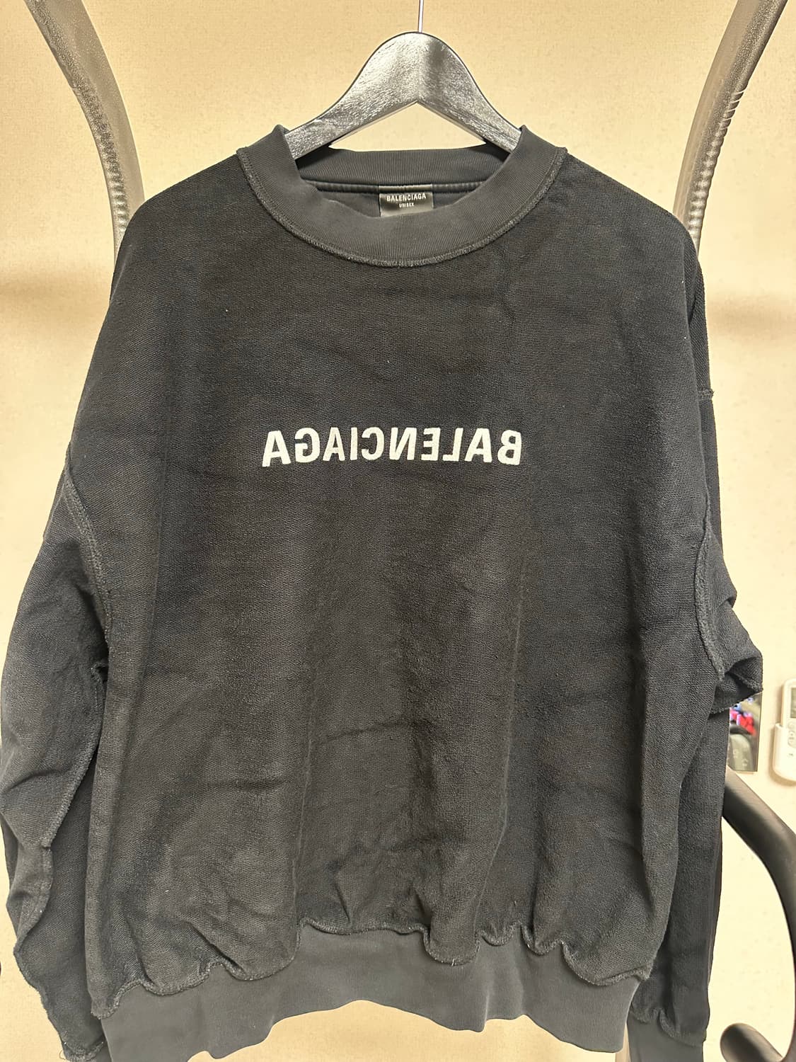 정품 발렌시아가 인사이드아웃 디스트로이드 스웻셔츠 판매합니다 상품이미지1