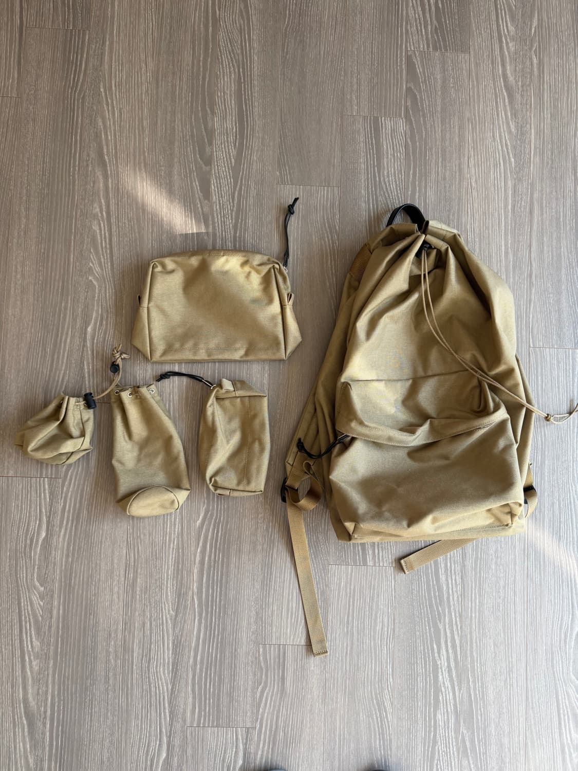 Auralee x aeta 백팩 L 팝니다 상품이미지1