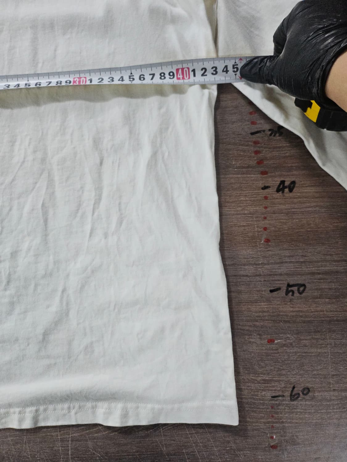 디스커버리 얇은 화이트 라운드 긴팔티 90 상품이미지4