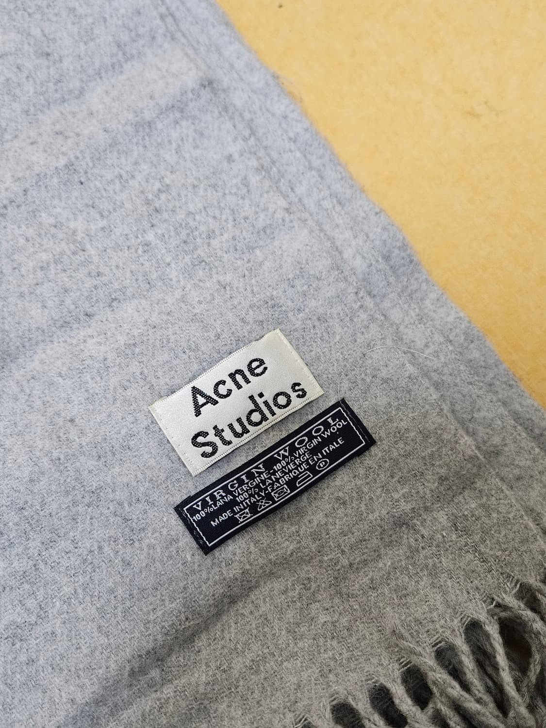 아크네 스튜디오 버진 울 머플러 상품이미지2