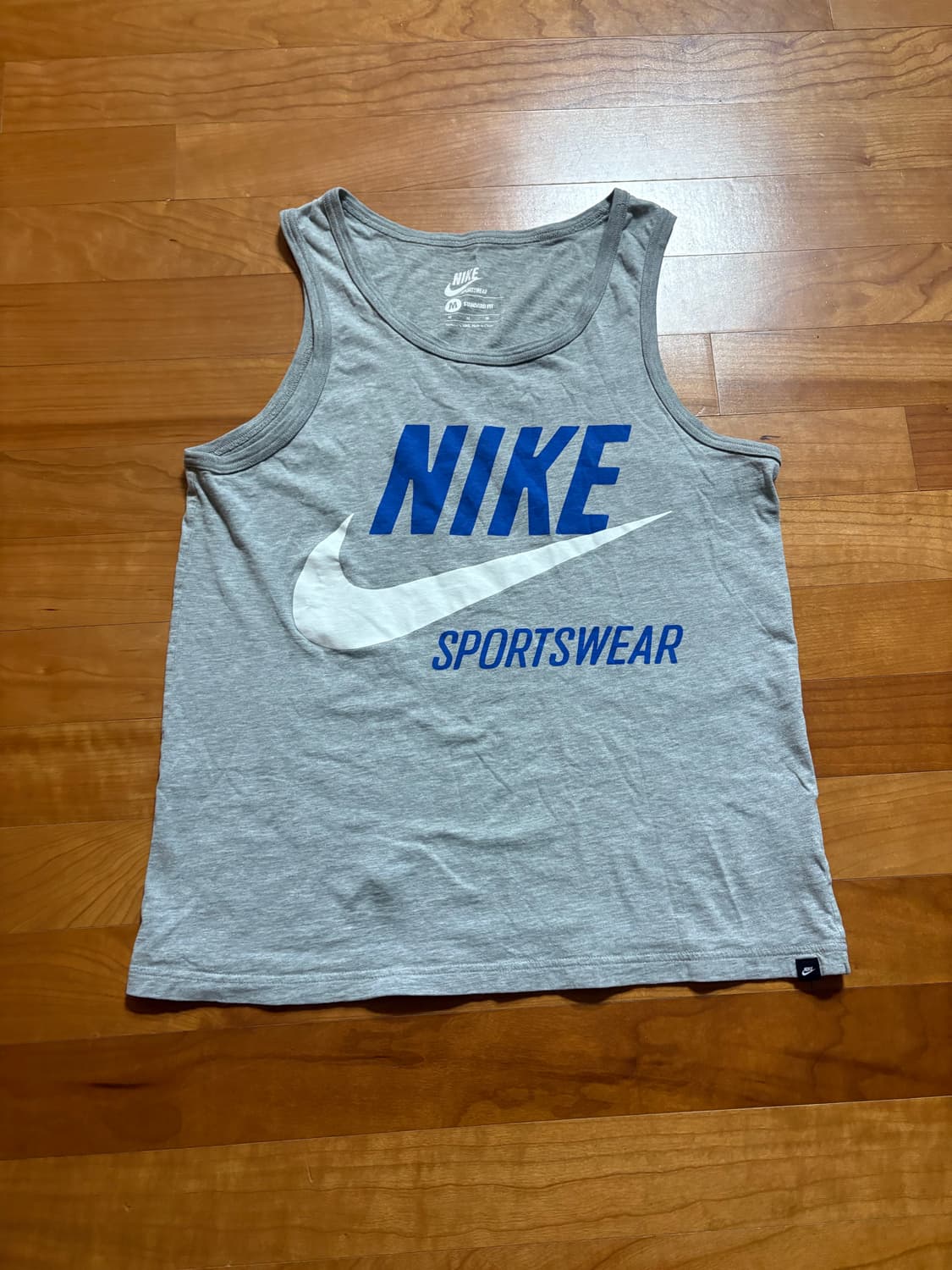[나이키] 나이키 스포츠웨어 스우시 로고 탱크톱 (그레이/블루) 판매 상품이미지1