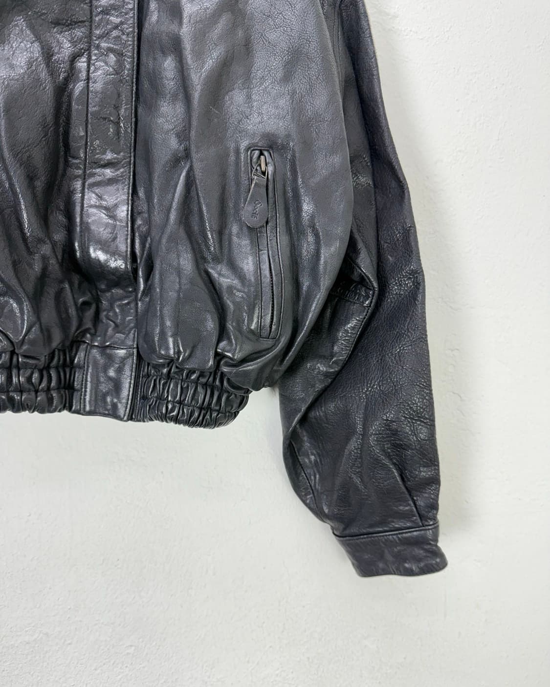 쏘시에 90s 셰어링 라인 스티치 카우레더 봄버 자켓 상품이미지4