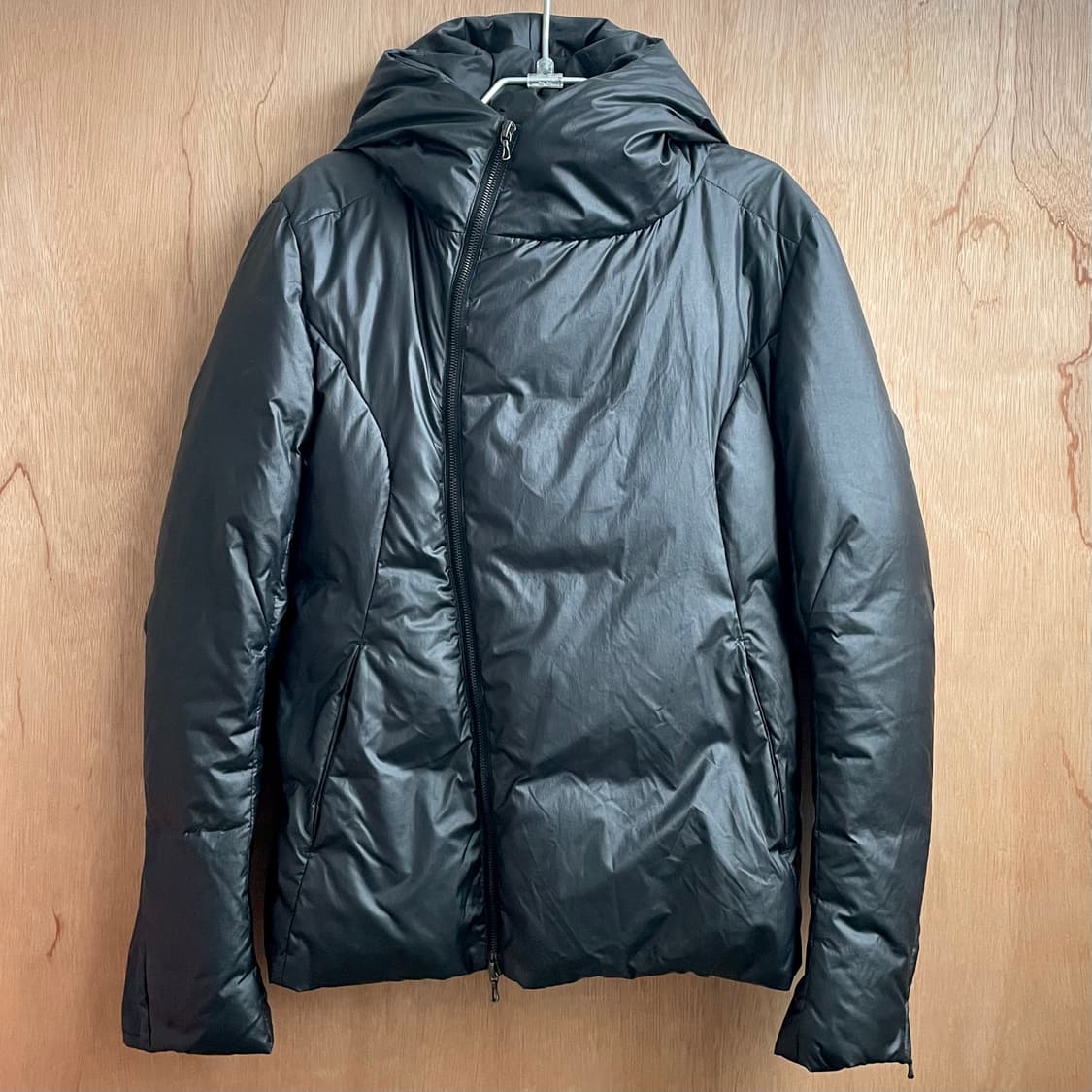 어태치먼트 사선집업 다운 패딩 자켓 상품이미지2