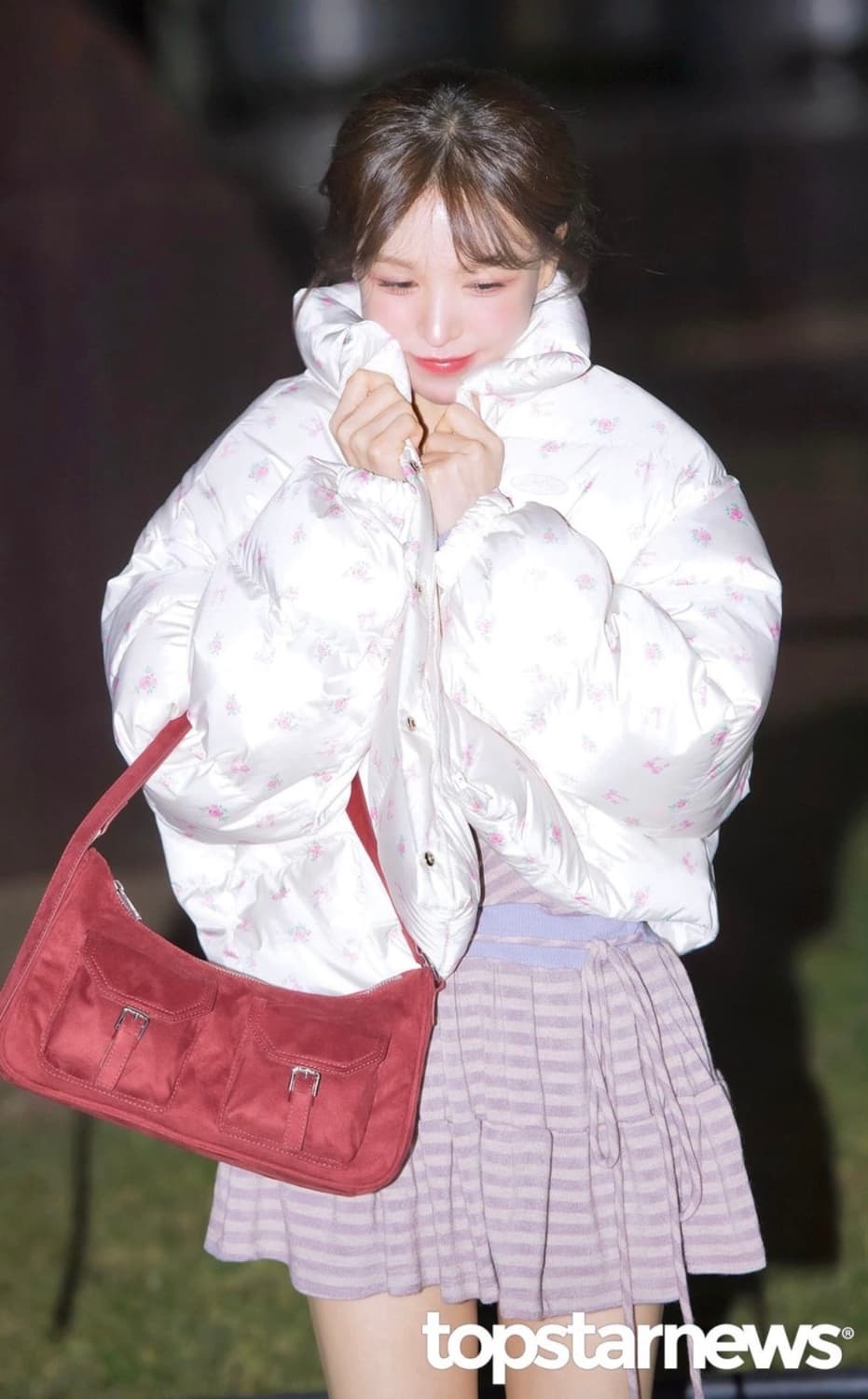 [웬디 착용/정가 33만 원] 라라폭스 플라워 프린트 크롭 패딩 상품이미지3