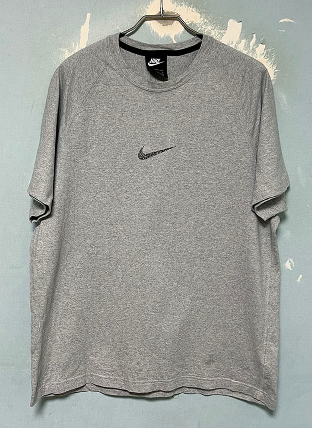 NIKE 나이키 NSW 50 테크 미니 로고 반팔티셔츠 그레이 L 100 상품이미지1