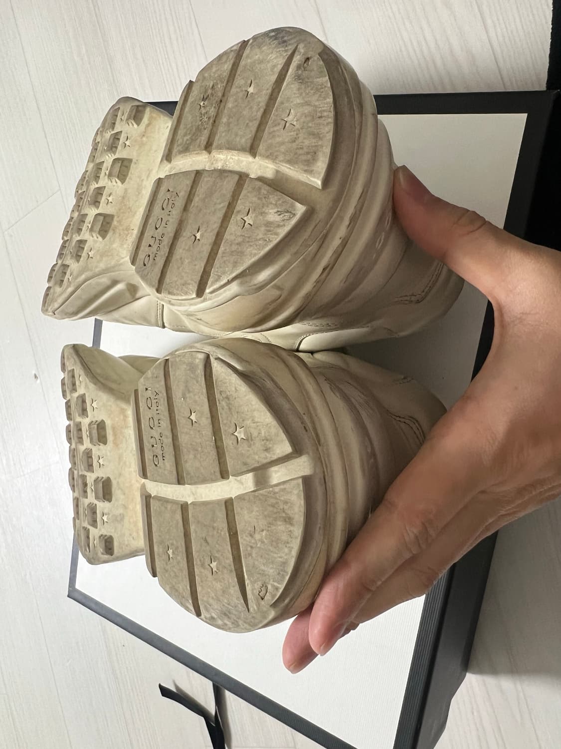 구찌 라이톤 띠로고 7(250) 상품이미지3