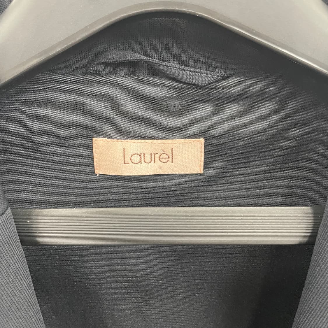 로렐 정규 블랙 크롭 블레이저 상품이미지3