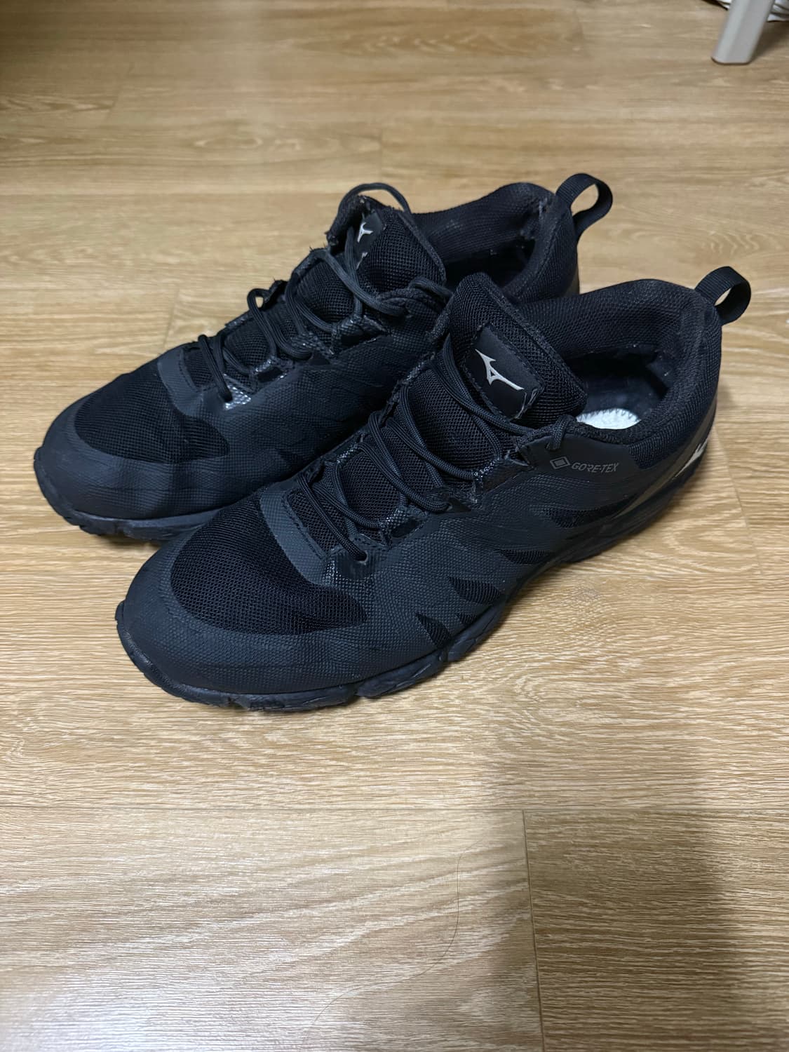 미즈노 X 마가렛호웰 콜라보 스니커즈 상품이미지1