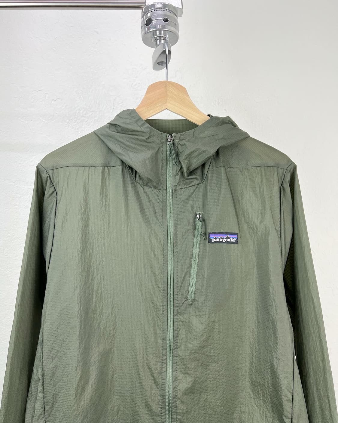 파타고니아 다크그린 로고 라이트 나일론 집업  상품이미지4