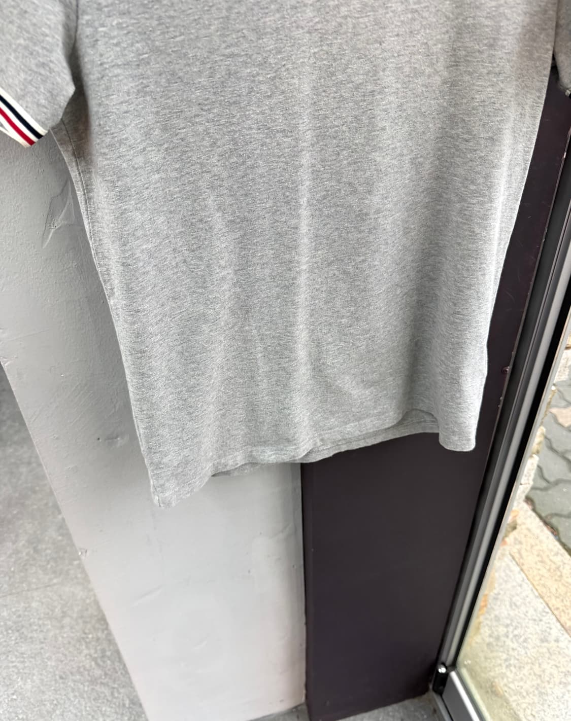 .S/ 몽클레어 브이넥 와펜 에센셜 반팔 상품이미지5