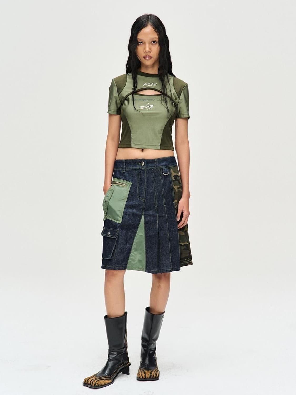 앤더슨벨 크롭탑 컷아웃 레이싱 티 상품이미지1