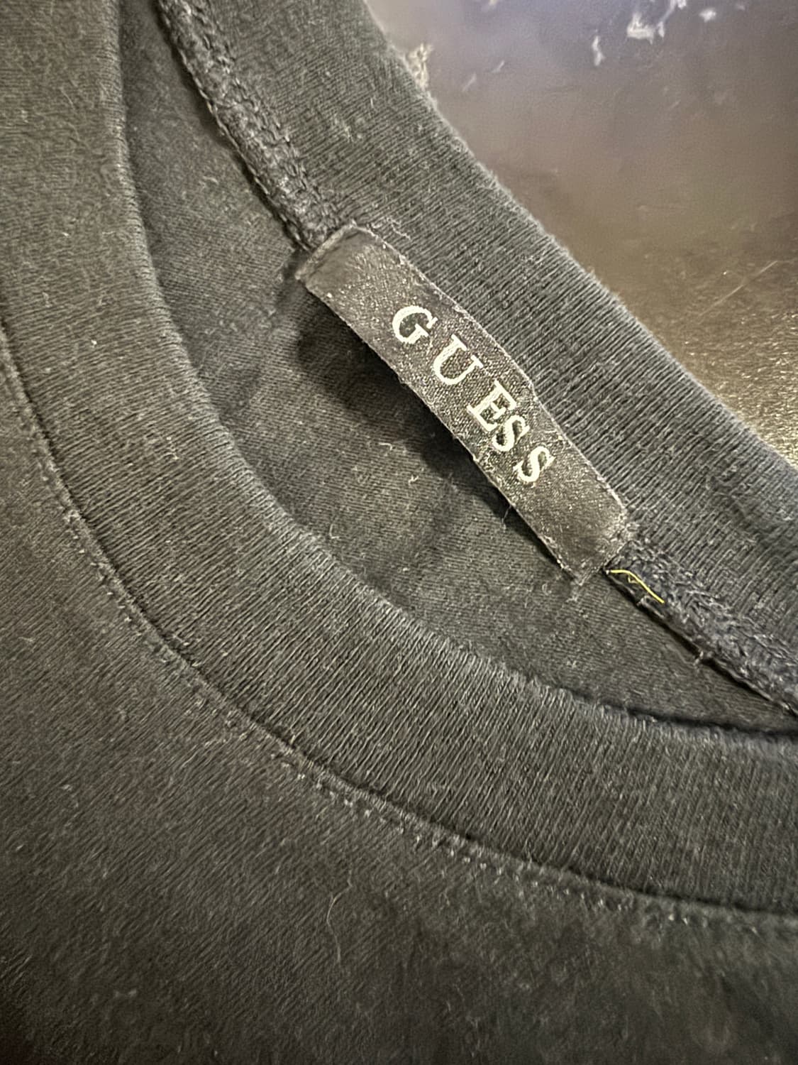 게스 Guess 22년도 멀티컬러 스펠아웃 반팔 티셔츠 L 상품이미지3