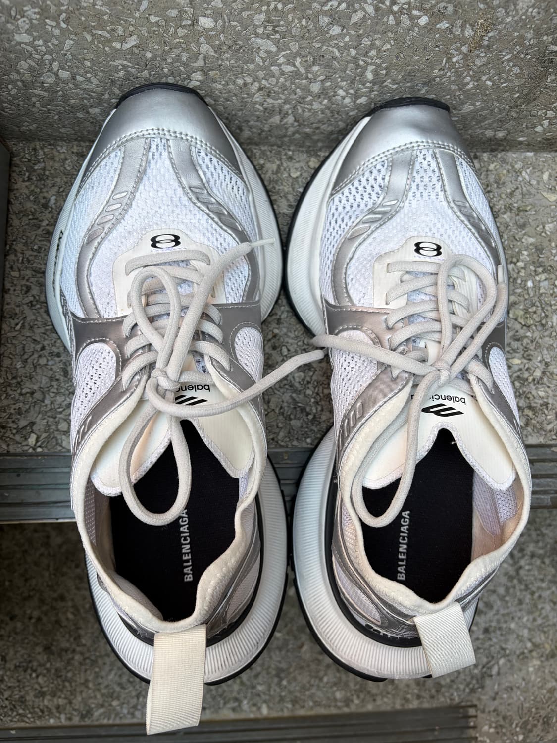 발렌시아가 서킷 화이트 실버 40사이즈 상품이미지1