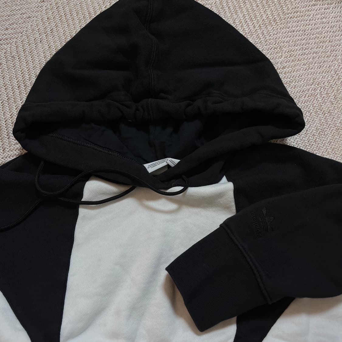 [정품] 아디다스 블랙 빅트레포일 크롭 후드티 [ M ] 상품이미지4