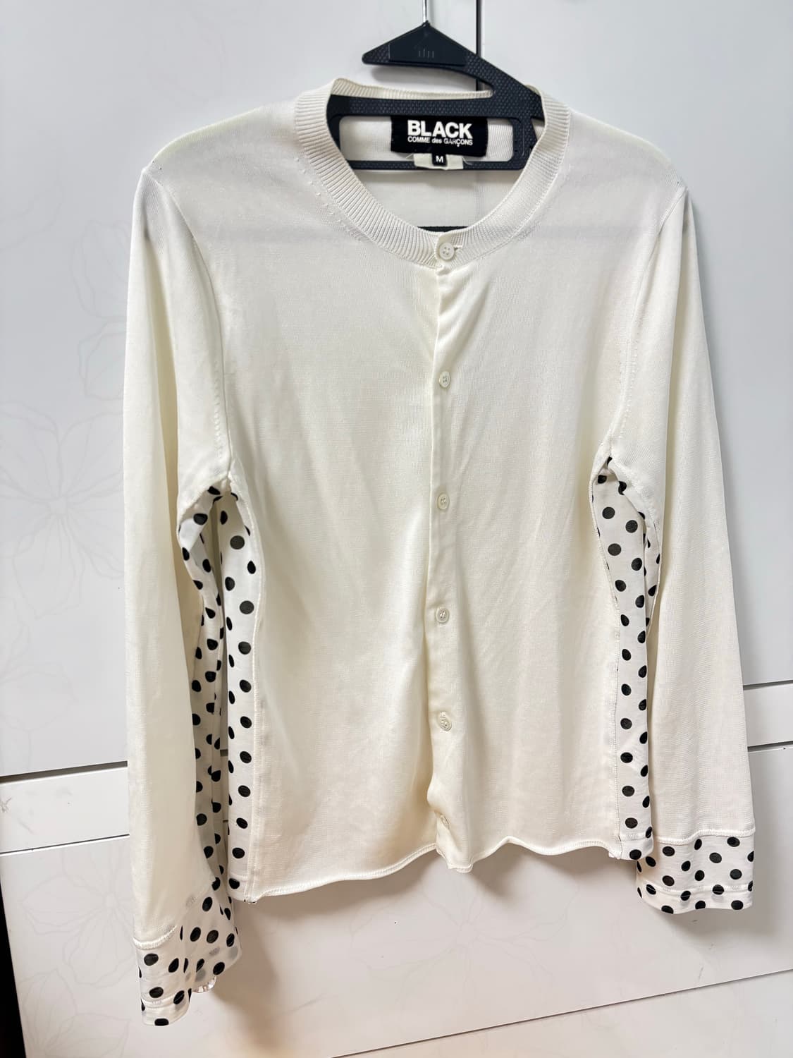 꼼데가르송 블랙 도트 가디건 상품이미지1
