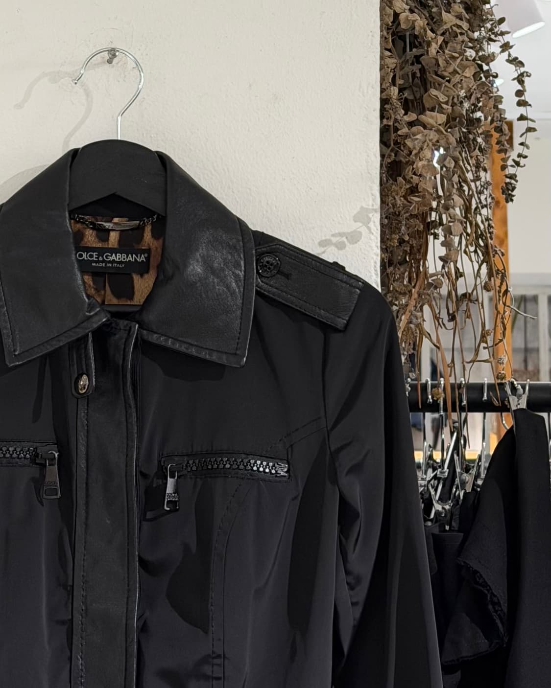 돌체앤가바나 블랙 포켓 램스킨 트리밍 자켓 상품이미지3