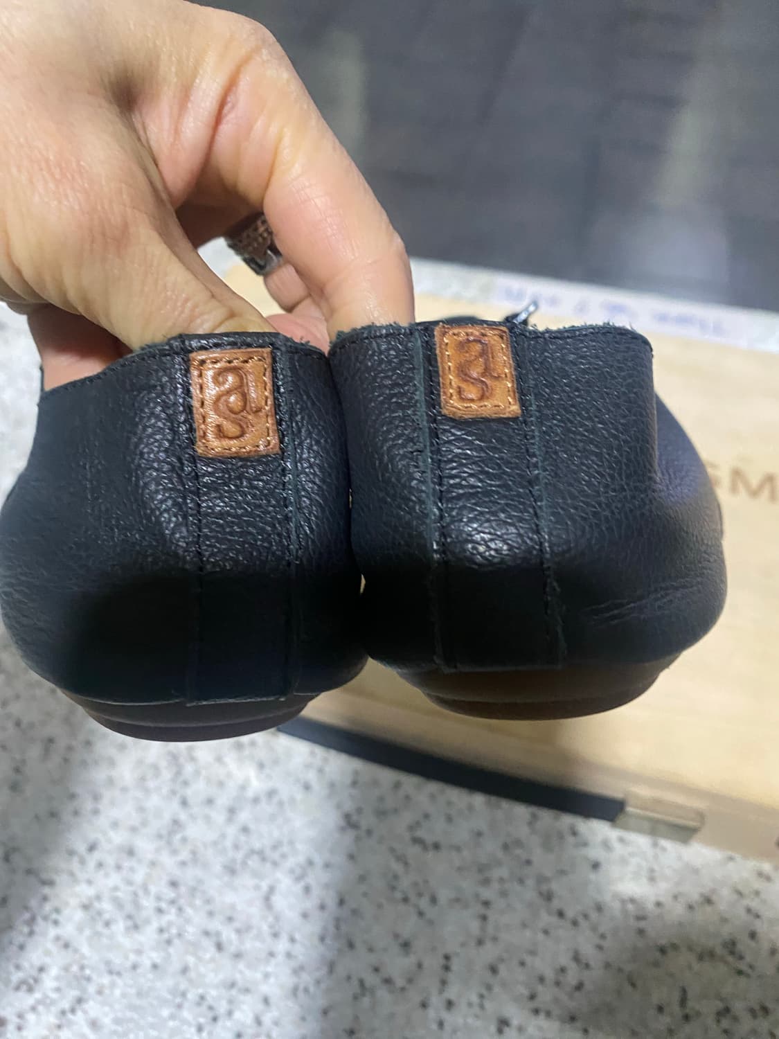 어나더솔 검정 가죽 단화 36사이즈 상품이미지5