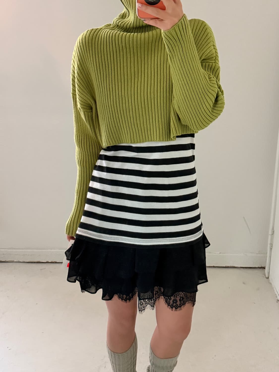 일본빈티지 올리브 크롭 터틀넥 니트 상품이미지3