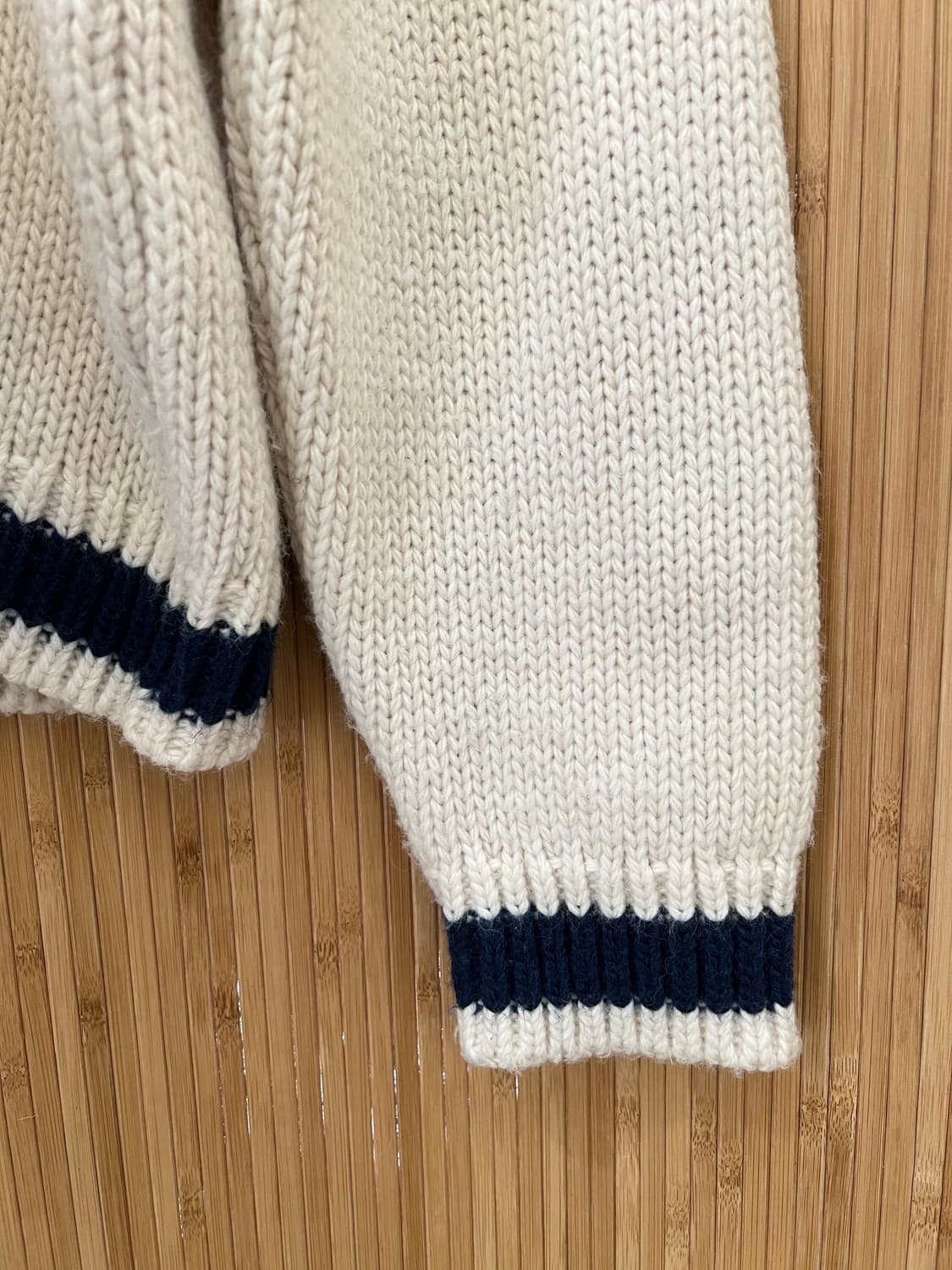 팔라스출신 디자이너 브랜드 THAMES 템즈 브이넥니트 M 판매 상품이미지3