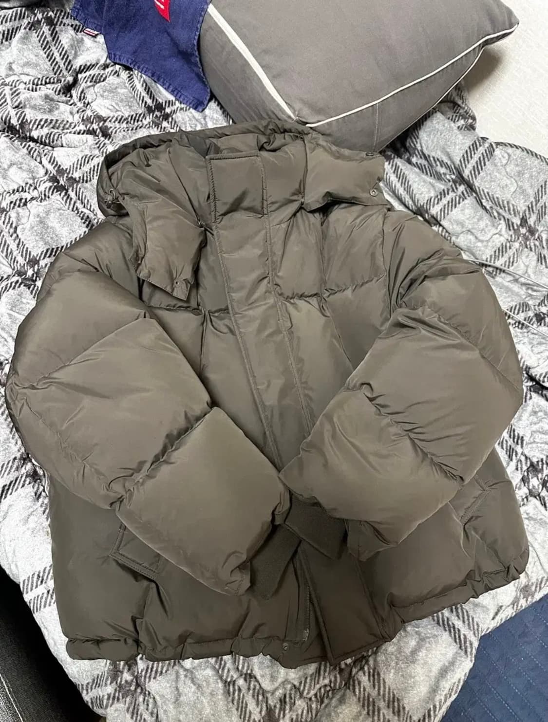 24FW 벨리에 크로스라인 후디스 구스다운 딥브라운 04 100size 상품이미지1