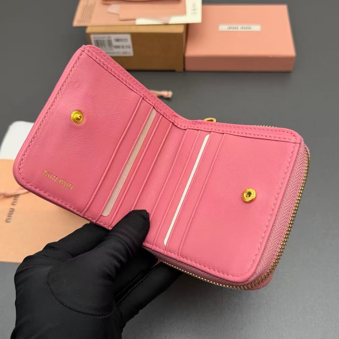 미우 미우 마테라쎄 나파 가죽 동전 지갑 베고니아 핑크 상품이미지4