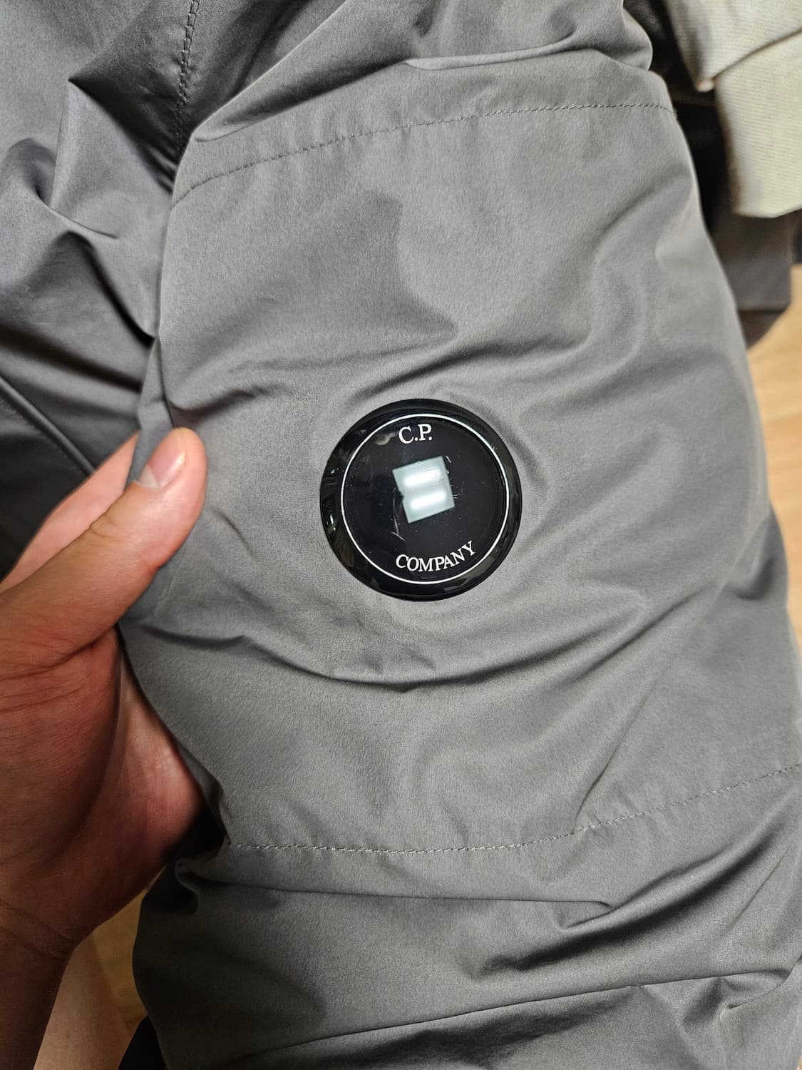 [52] CP 컴퍼니 MICRO M 렌즈 패딩 판매합니다 상품이미지4