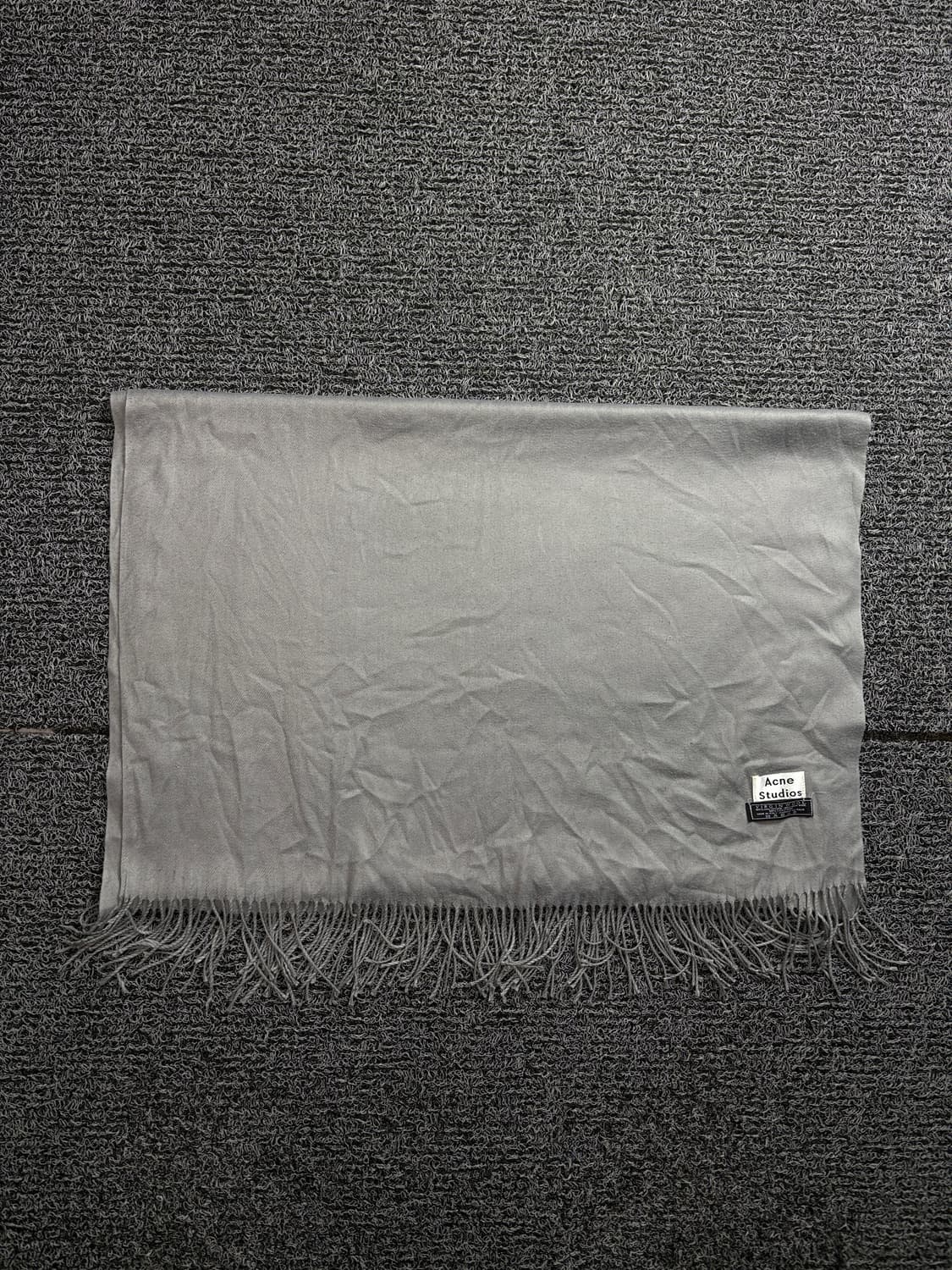 아크네 스튜디오 버진 울 미니멀 머플러 그레이 2206 상품이미지3