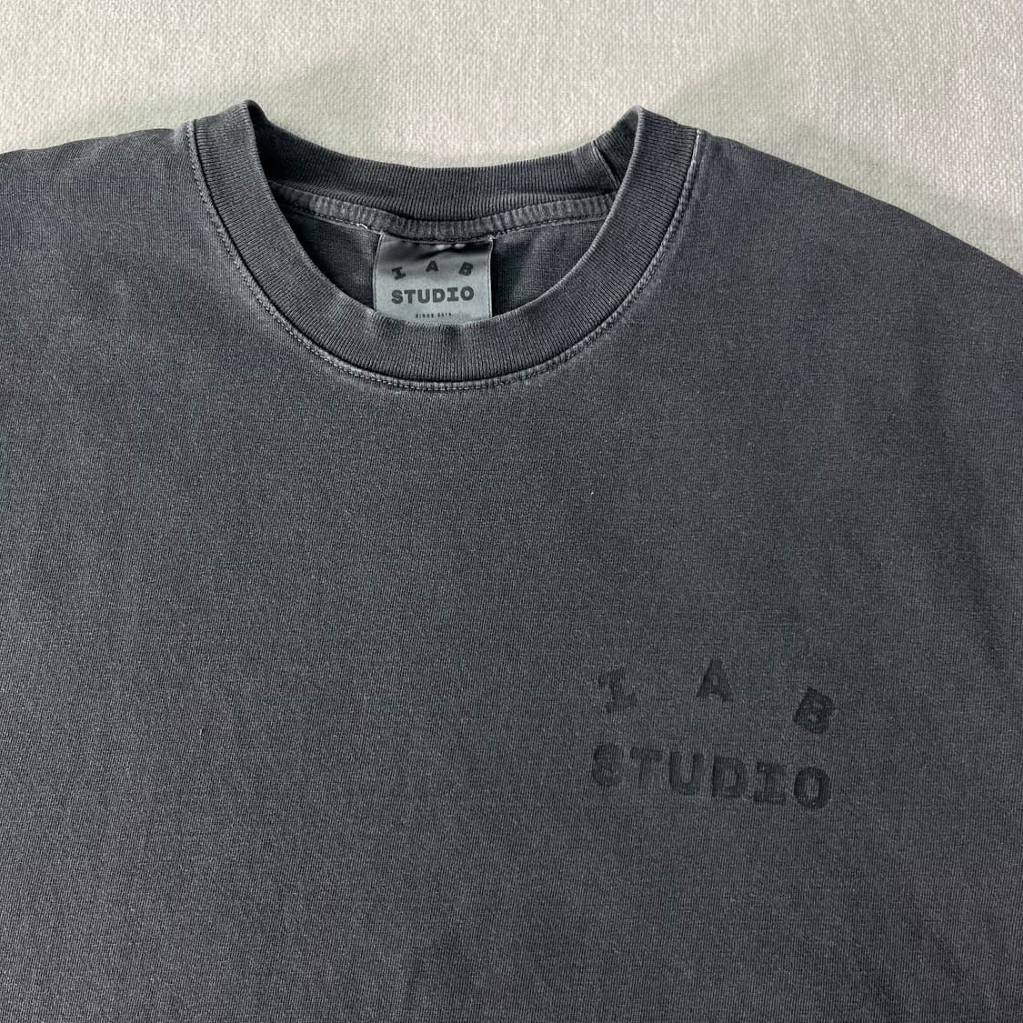 105 아이앱 스튜디오 피그먼트 블랙 반팔 티셔츠 상품이미지3