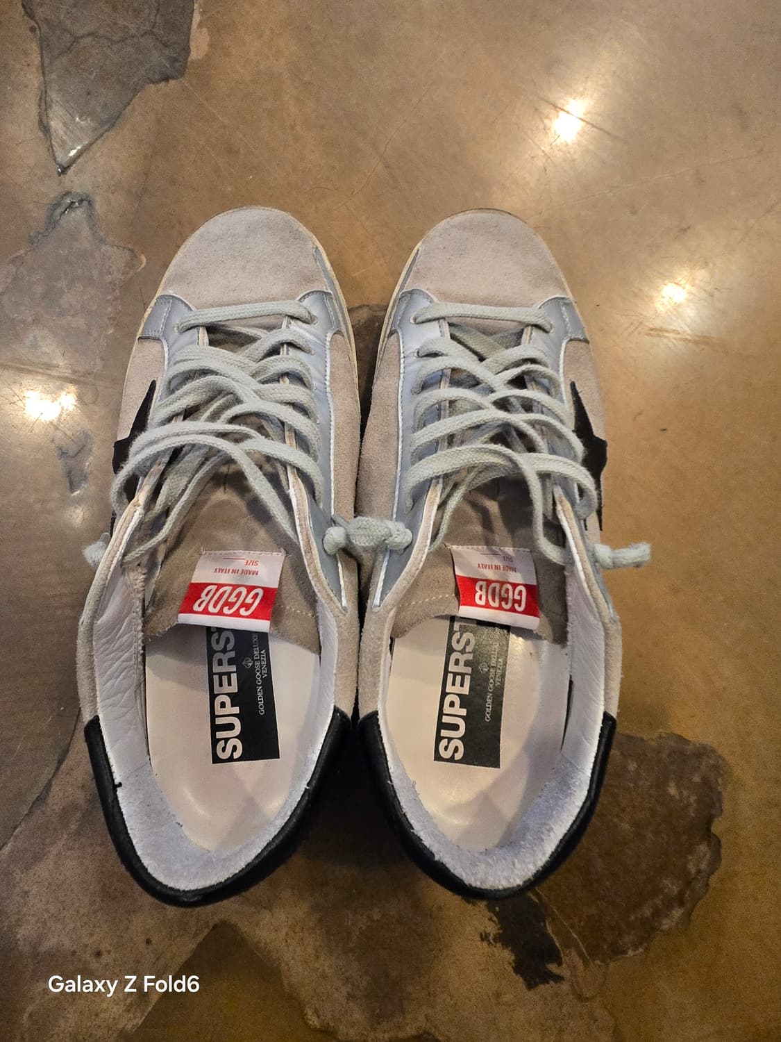 골든구스 슈퍼스타 스니커즈 41사이즈 팔아요  상품이미지2