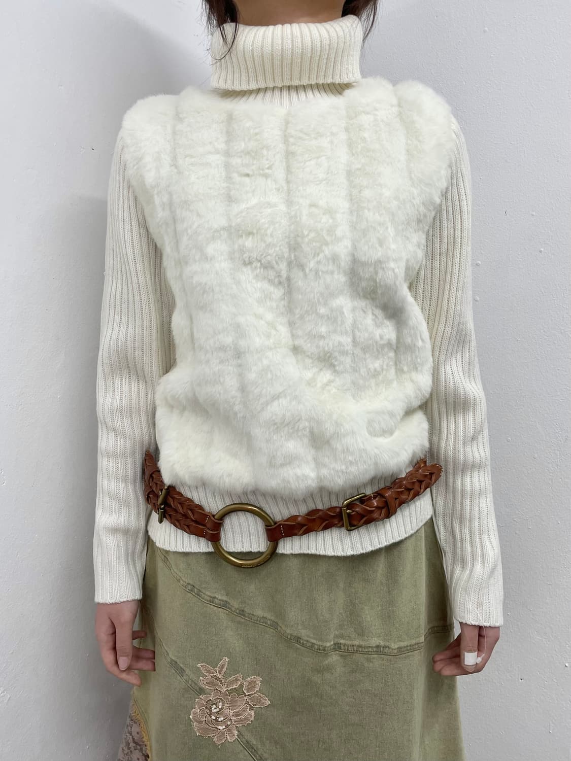 화이트 퓨어 퍼 니트 탑 상품이미지2