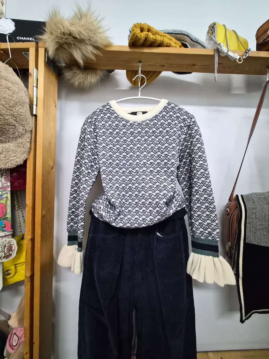 듀엘 울 라운드니트. 론 입체와이드 코듀로이 상품이미지1