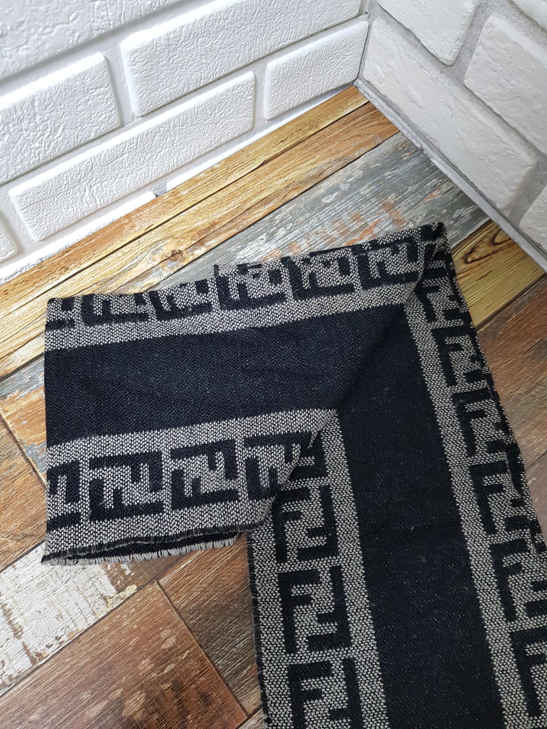 [정품] 펜디 주카 리버시블 울 머플러 상품이미지4