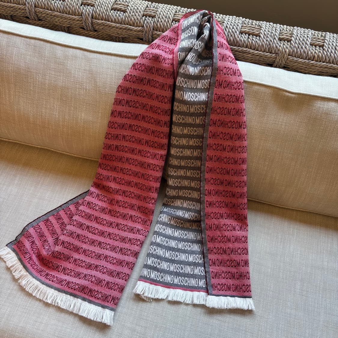 (새상품) 모스키노(Moschino)의 모노그램 로고 패턴 스카프 상품이미지5