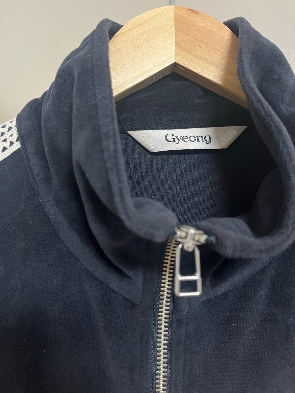 Gyeong 벨루어 레이스 자켓 상품이미지5