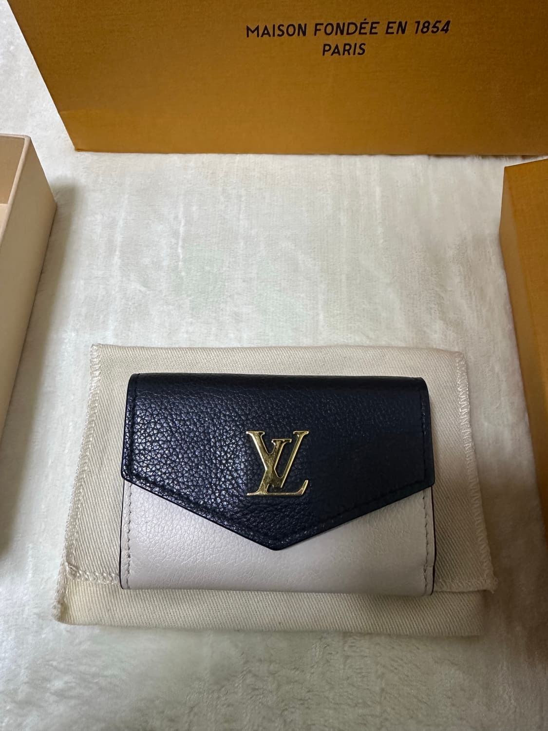 루이비통 락미니 크렘 로즈 반지갑 상품이미지3