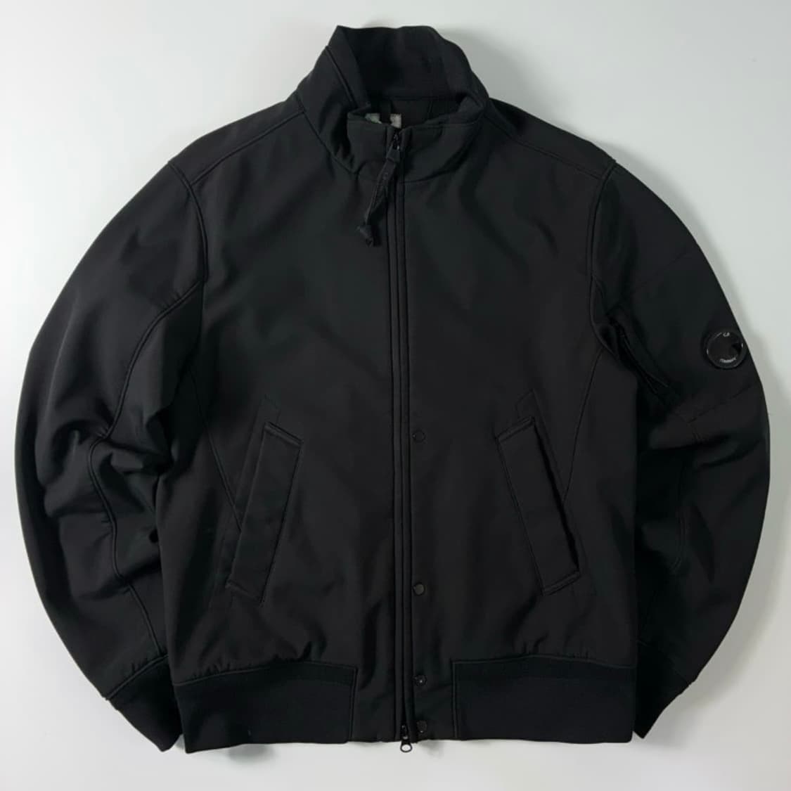 cp컴퍼니 소프트쉘 블랙 봄버 상품이미지1