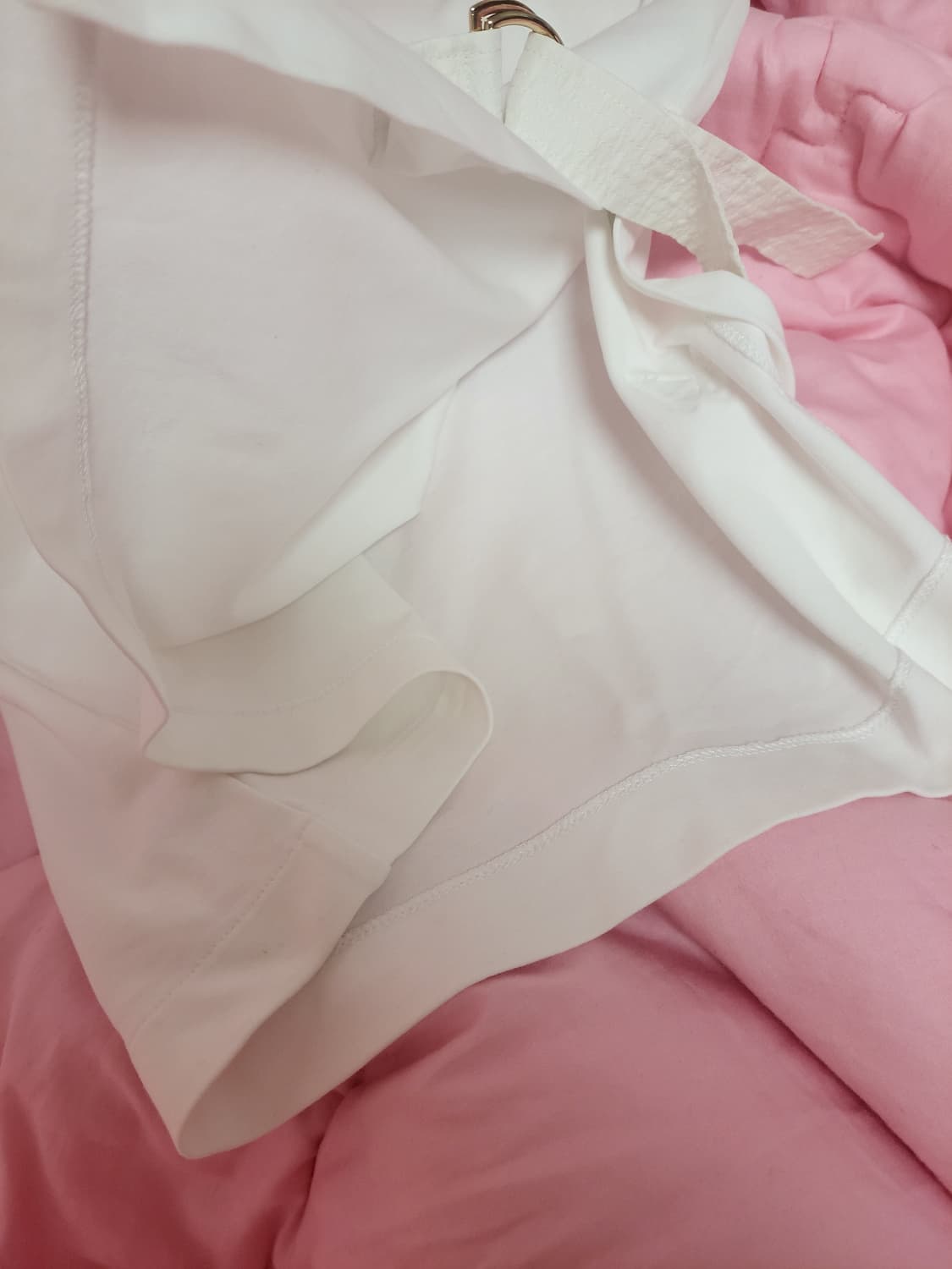 정품)급처2번입고세탁완료!루이비통 넥로고참장식 사이드 스트랩 반팔면티셔츠 상품이미지10