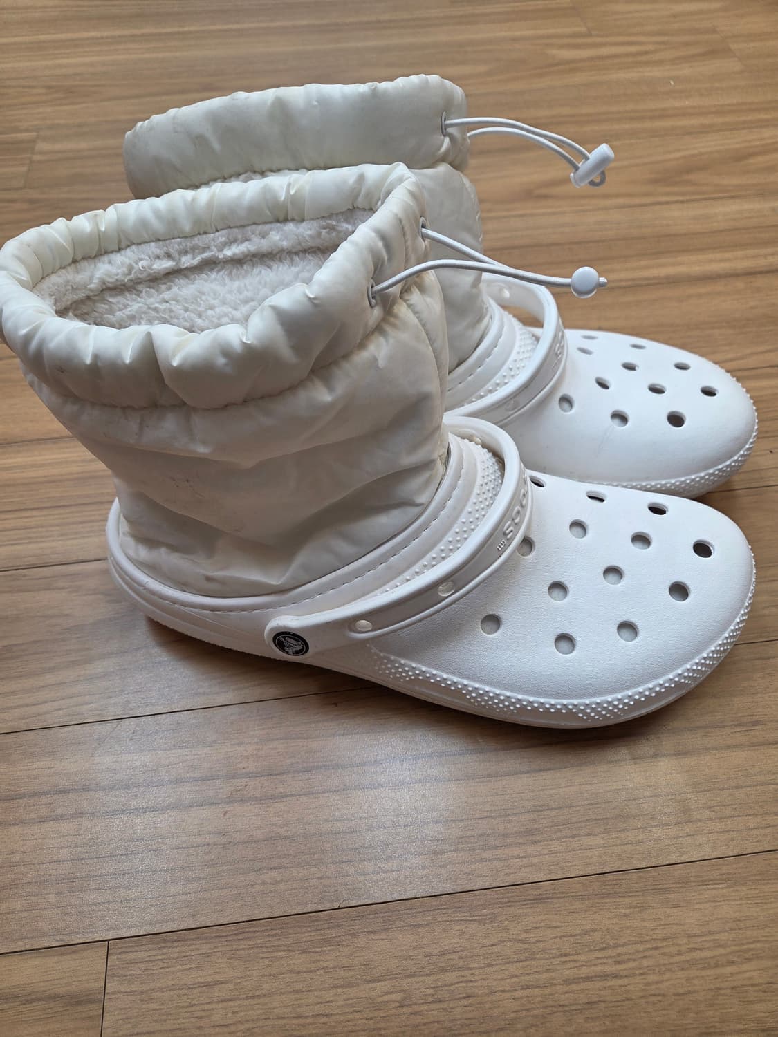 크록스 네오퍼프 부츠입니다
- 색상은 흰색입니다
- 사이즈는 M11입니다 상품이미지3