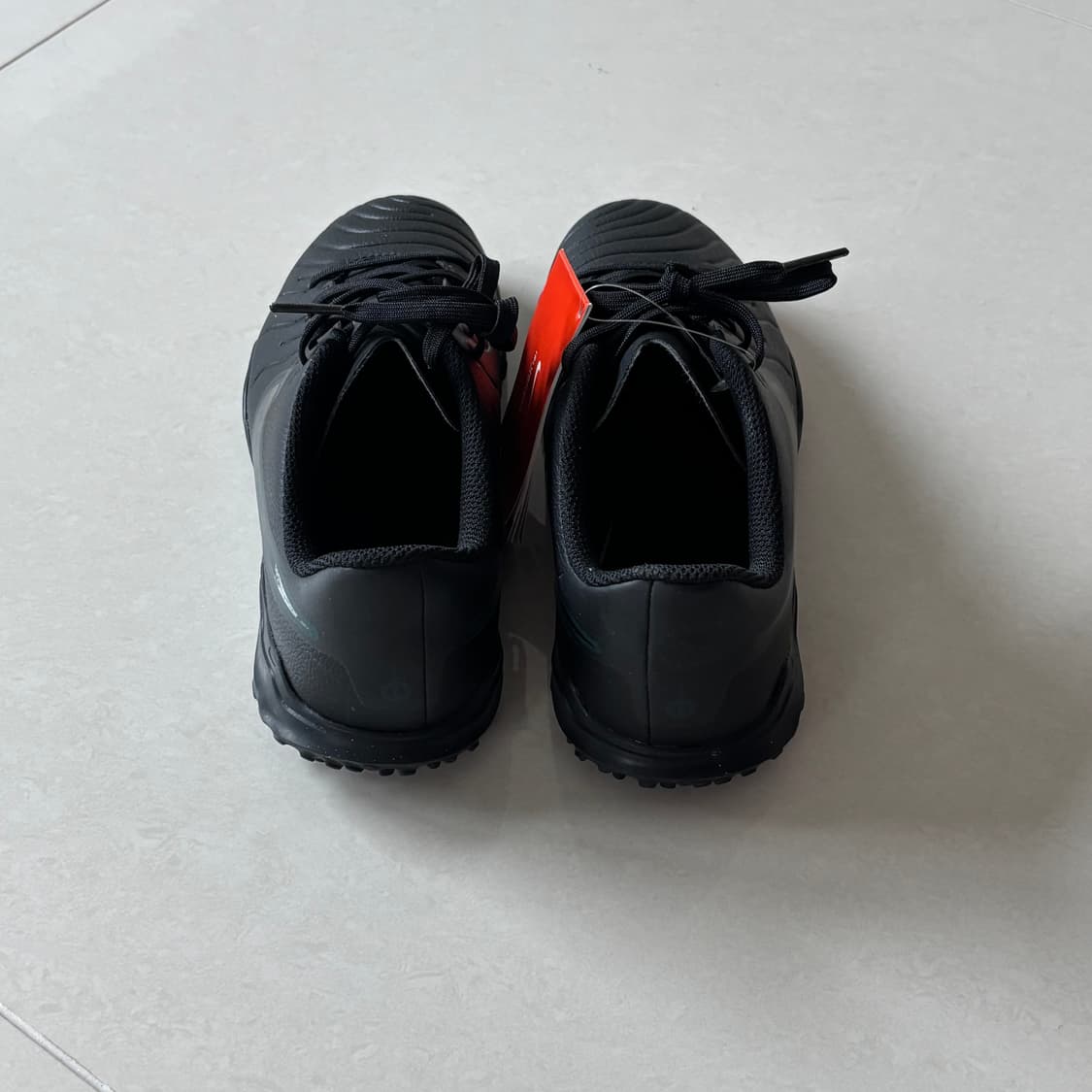 새상품) 나이키 레전드 10 클럽 TF 운동화 235 나이키 운동화  상품이미지4
